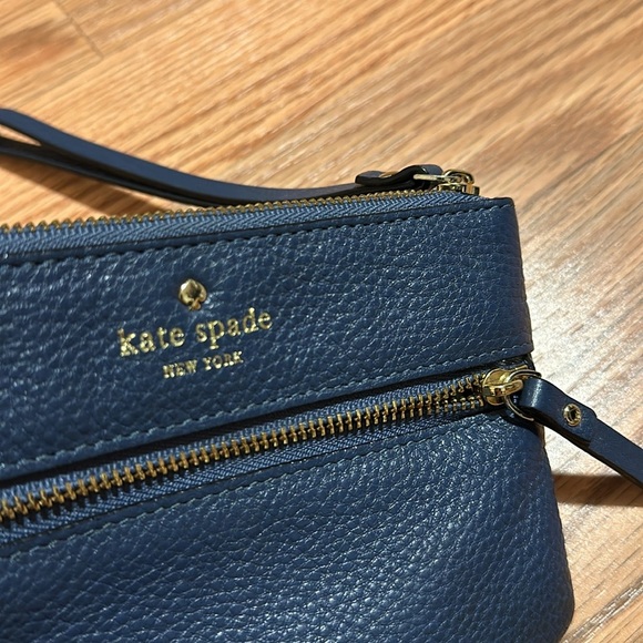 Kate Spade cobble hill navy leather bee card case wristlet wallet - Picture 3 of 5